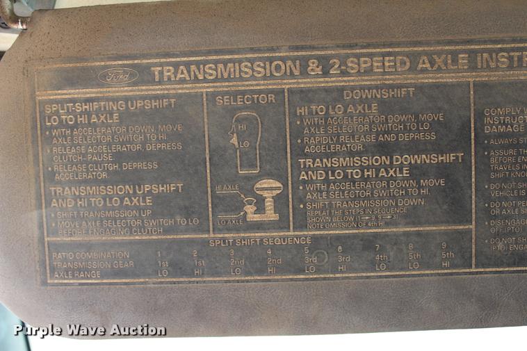 image for item L3100 1998 Ford F800 Super Duty oil distributor truck