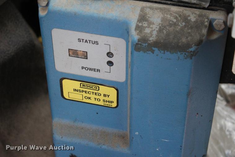 image for item L3100 1998 Ford F800 Super Duty oil distributor truck