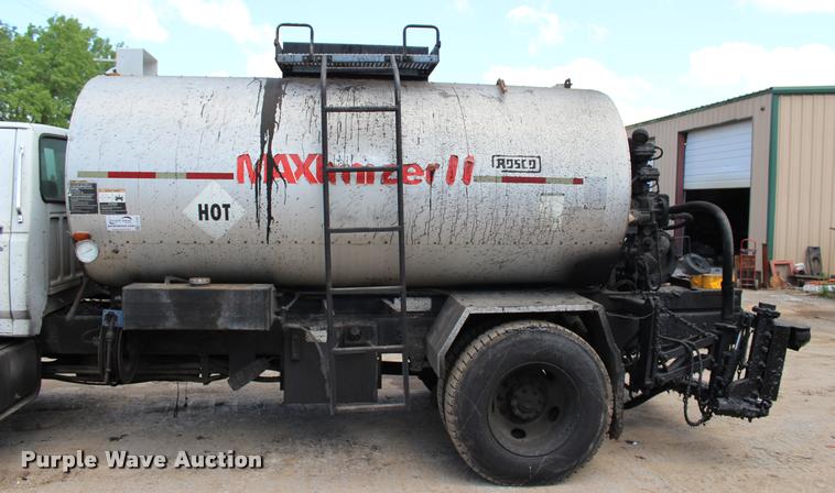 image for item L3100 1998 Ford F800 Super Duty oil distributor truck