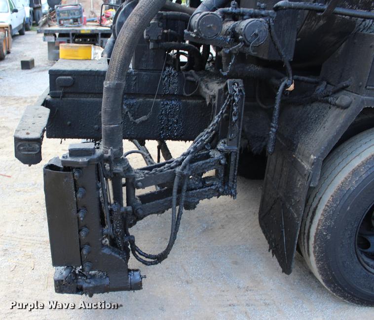 image for item L3100 1998 Ford F800 Super Duty oil distributor truck