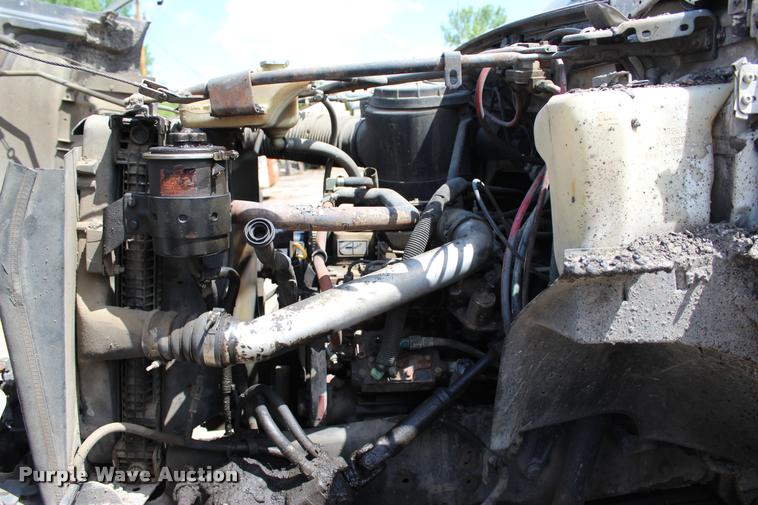 image for item L3100 1998 Ford F800 Super Duty oil distributor truck