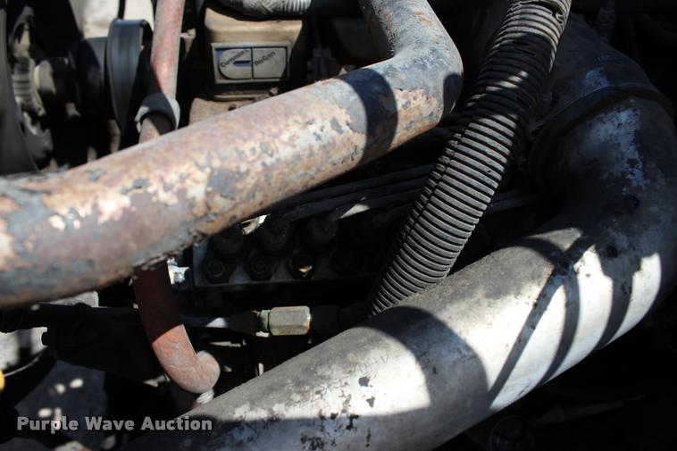 image for item L3100 1998 Ford F800 Super Duty oil distributor truck