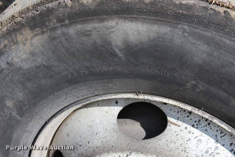 image for item L3100 1998 Ford F800 Super Duty oil distributor truck