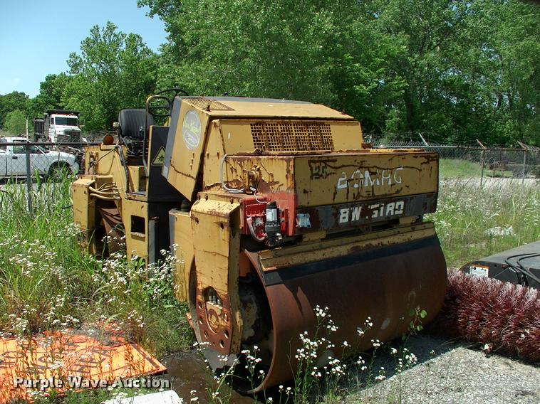 image for item L3110 Bomag 151AD double drum roller