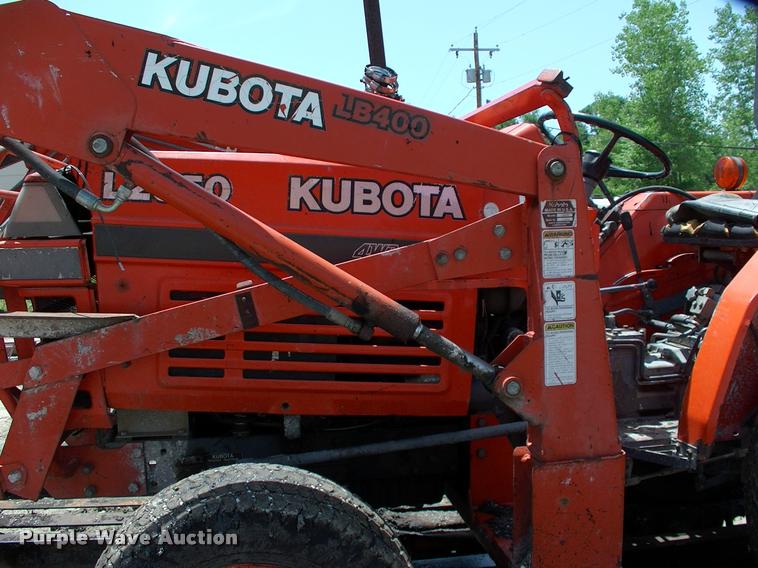 image for item L3128 Kubota L2350 MFWD tractor with petromat attachment