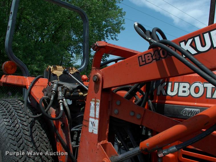 image for item L3128 Kubota L2350 MFWD tractor with petromat attachment