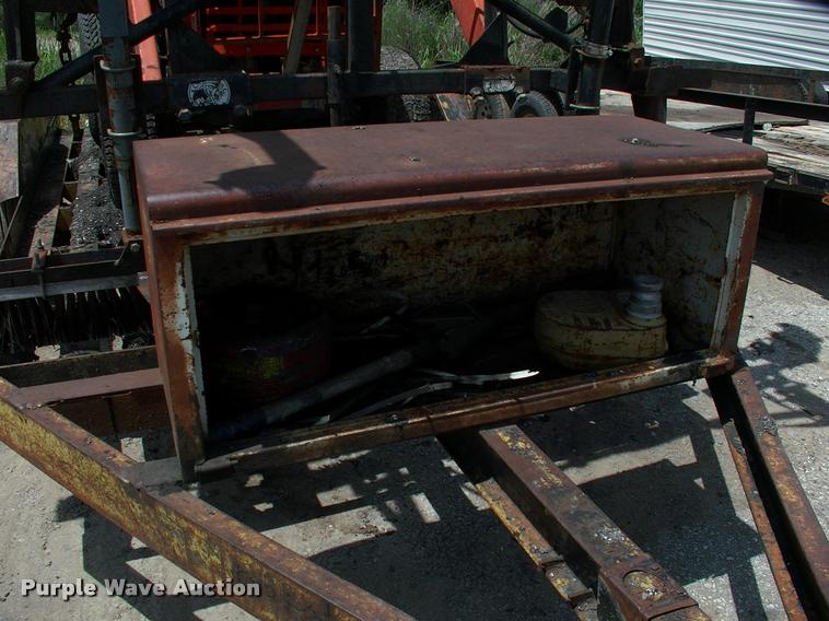 image for item L3128 Kubota L2350 MFWD tractor with petromat attachment