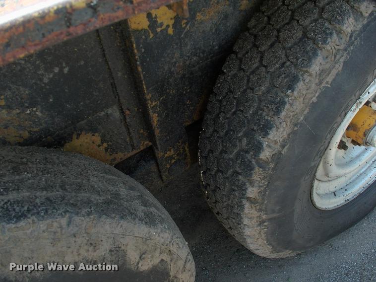 image for item L3128 Kubota L2350 MFWD tractor with petromat attachment