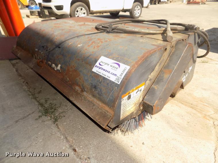 Bobcat Sweeper 60 skid steer sweeper