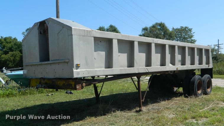 1963 Williamsen Senugra end dump trailer