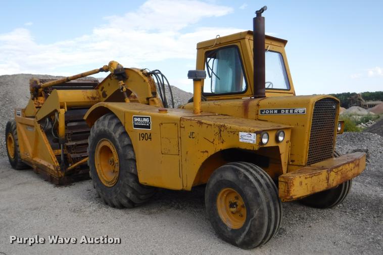 John Deere 760A elevating scraper
