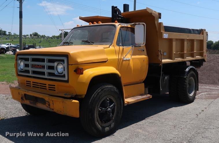 1988 GMC TopKick 7000 dump truck