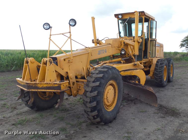 John Deere 772A motor grader