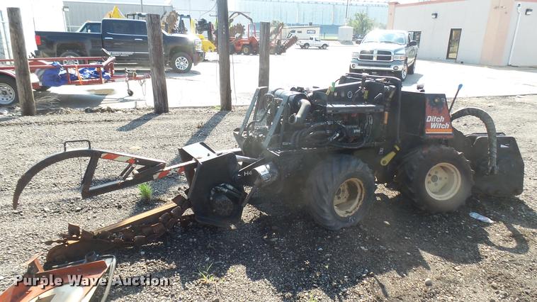Ditch Witch 410SX vibratory plow