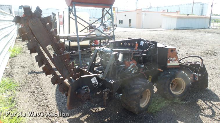Ditch Witch 410SX vibratory plow