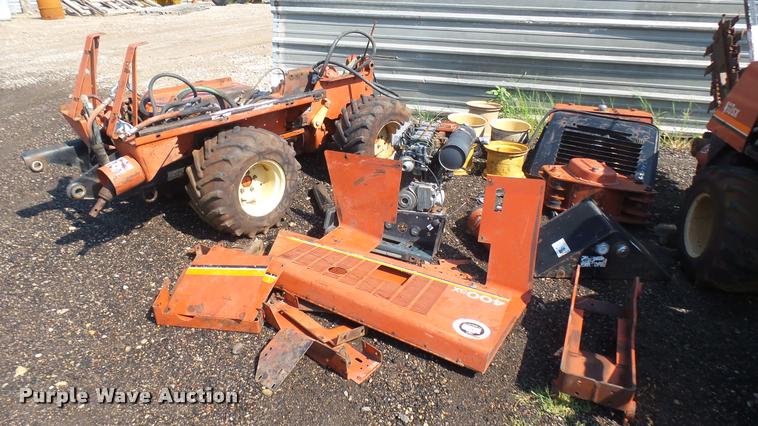 Ditch Witch 400SX vibratory plow