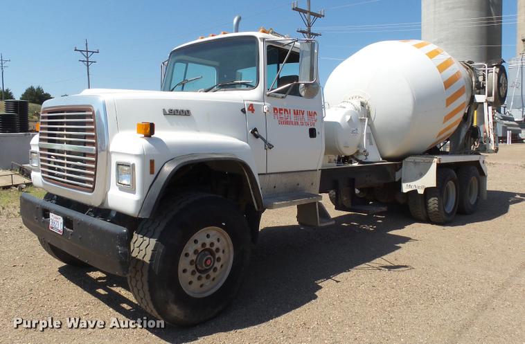 1995 Ford LT9000 ready mix truck
