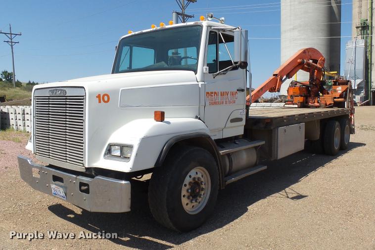 1989 Freightliner FLC11264T/ST crane truck