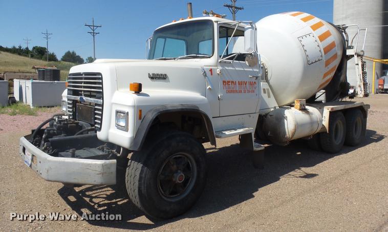 1989 Ford LT8000 ready mix truck