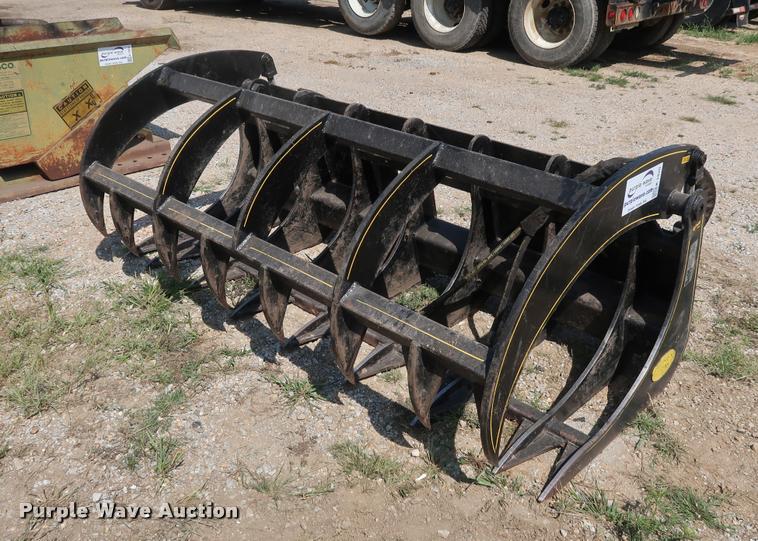 M&M skid steer grapple bucket