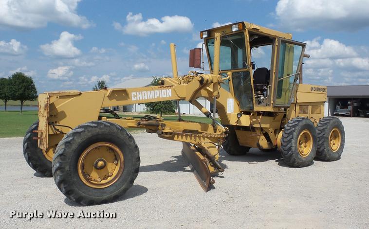 Champion 720A motor grader