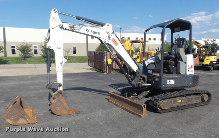 2011 Bobcat E35 mini excavator