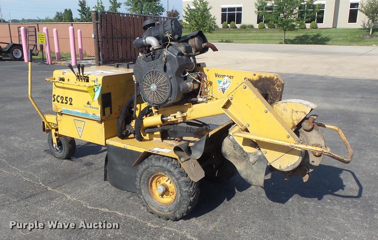 2001 Vermeer SC252 stump grinder
