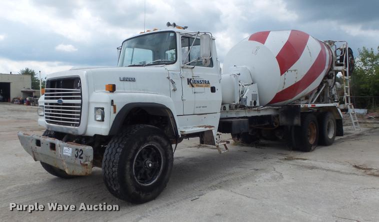 1992 Ford LT9000 ready mix truck