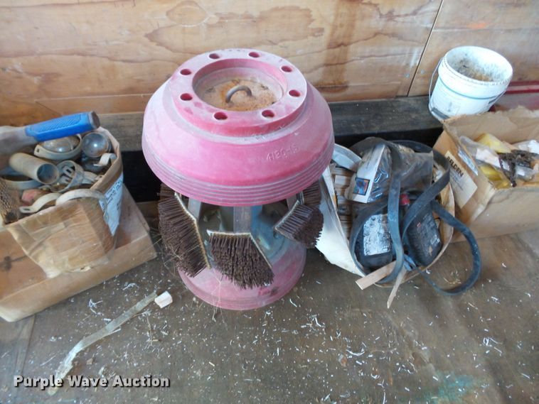 image for item DE7930 2008 Haulmark JS085X28WT3 enclosed cargo trailer