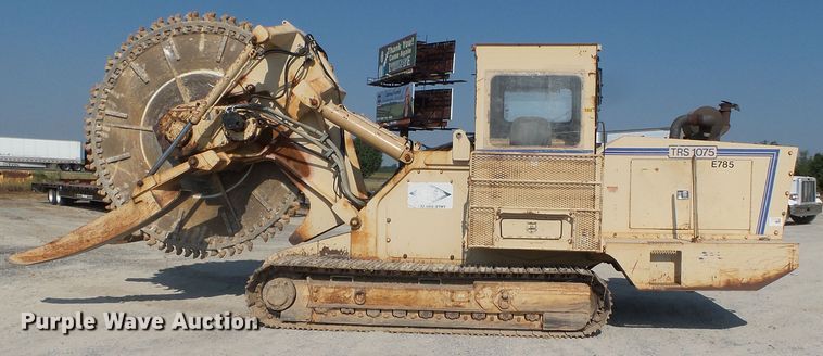 image for item DE7992 1999 Tesmec TRS1075 rock saw