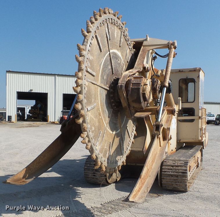 image for item DE7992 1999 Tesmec TRS1075 rock saw