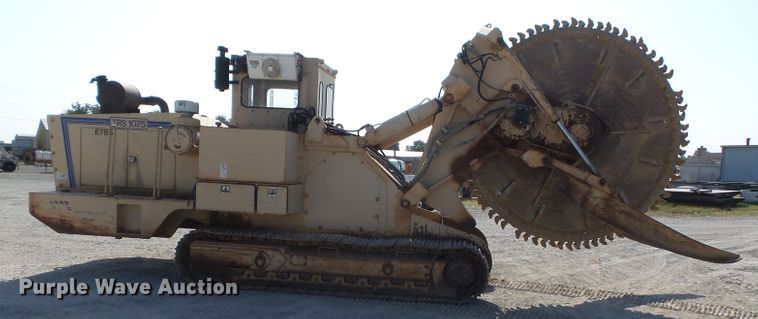 image for item DE7992 1999 Tesmec TRS1075 rock saw