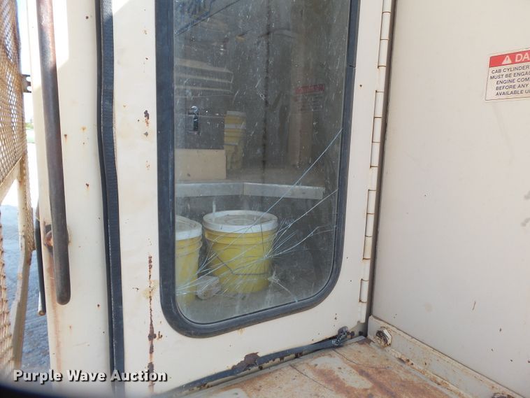 image for item DE7992 1999 Tesmec TRS1075 rock saw