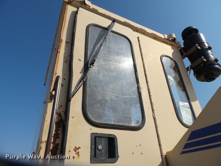 image for item DE7992 1999 Tesmec TRS1075 rock saw