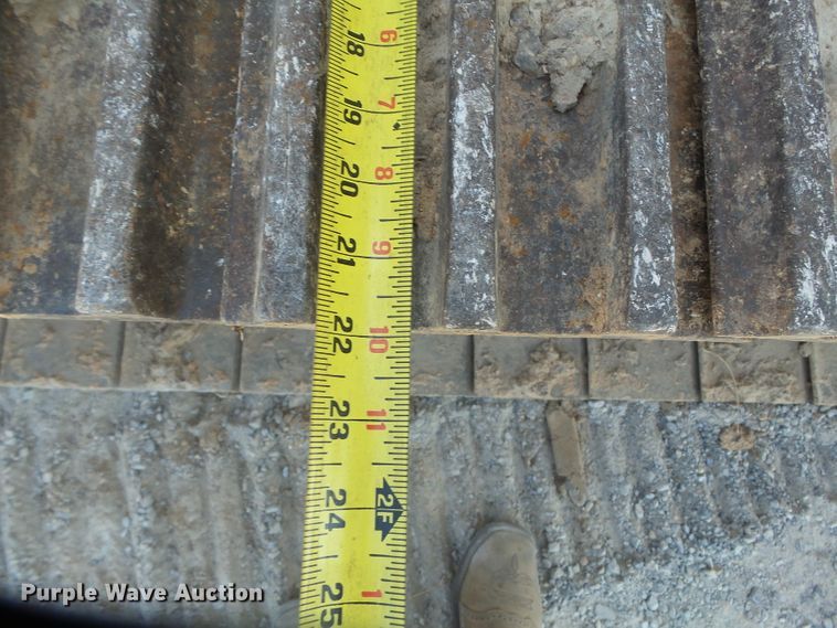 image for item DE7992 1999 Tesmec TRS1075 rock saw