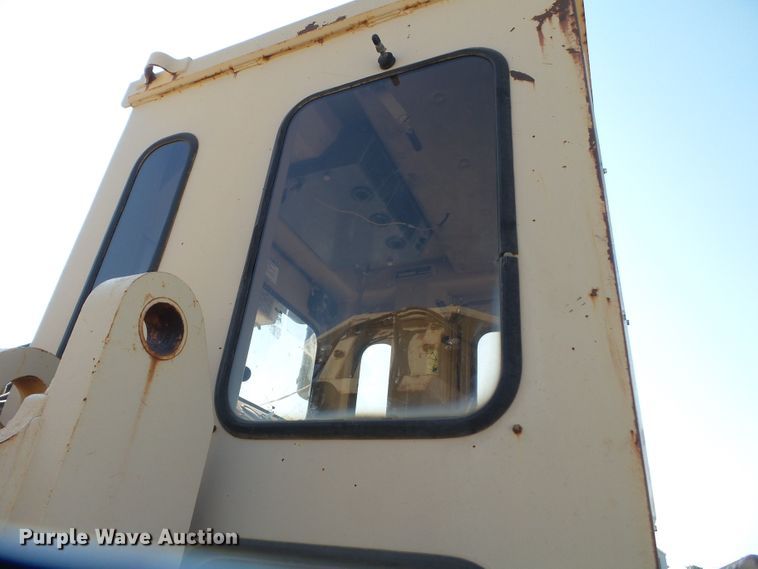 image for item DE7992 1999 Tesmec TRS1075 rock saw