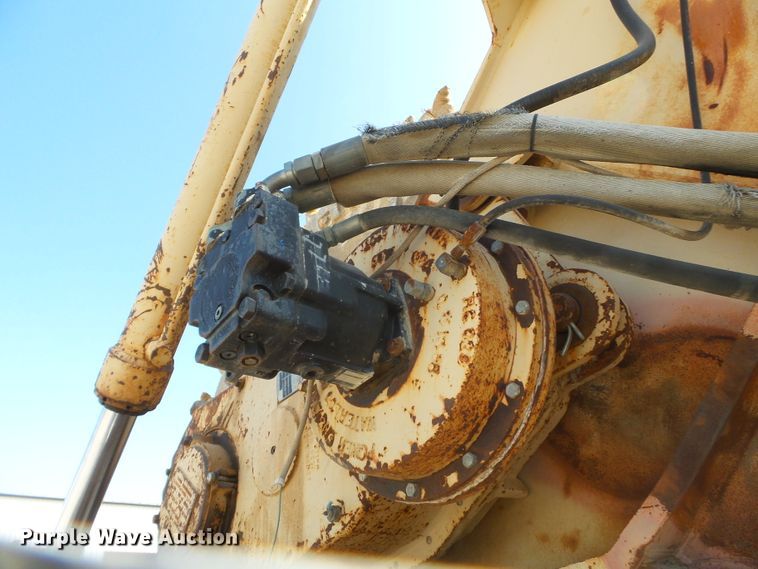 image for item DE7992 1999 Tesmec TRS1075 rock saw