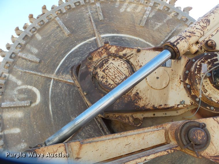 image for item DE7992 1999 Tesmec TRS1075 rock saw