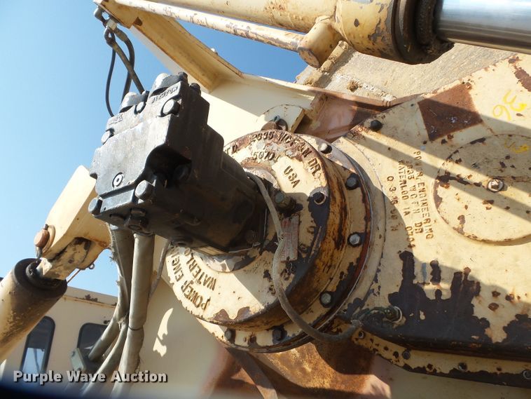 image for item DE7992 1999 Tesmec TRS1075 rock saw