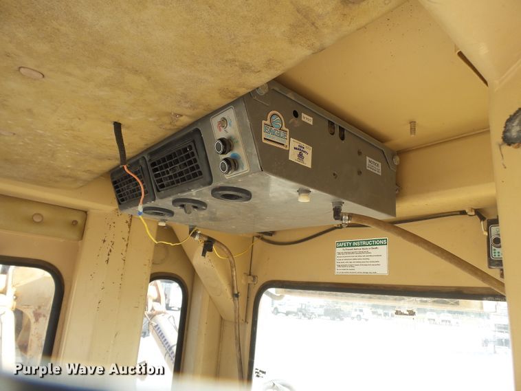 image for item DE7992 1999 Tesmec TRS1075 rock saw