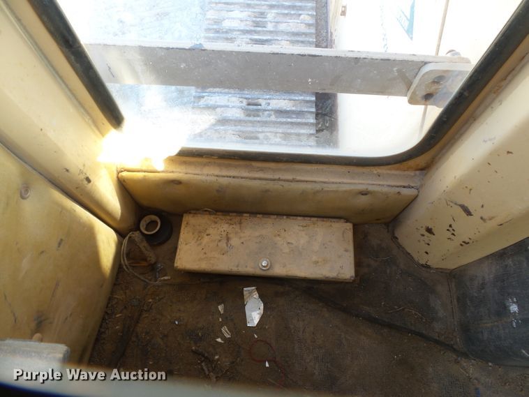 image for item DE7992 1999 Tesmec TRS1075 rock saw