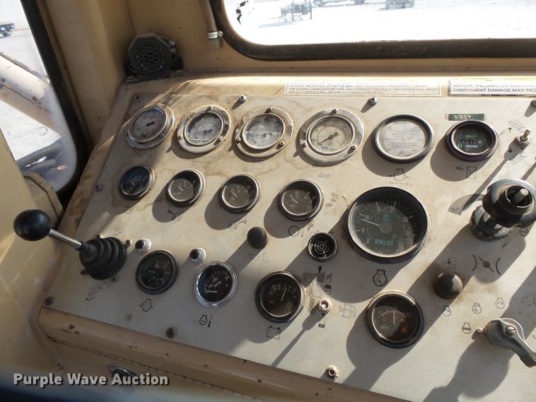 image for item DE7992 1999 Tesmec TRS1075 rock saw