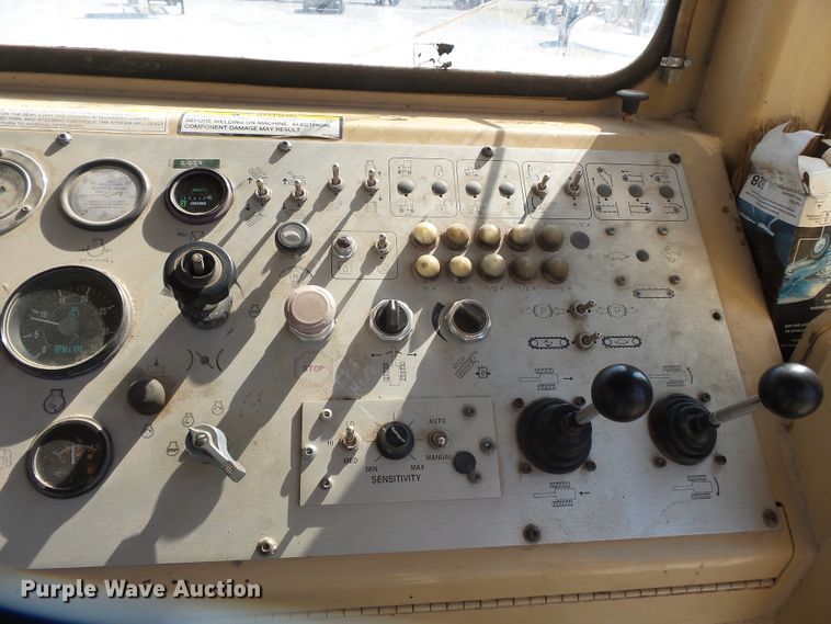 image for item DE7992 1999 Tesmec TRS1075 rock saw