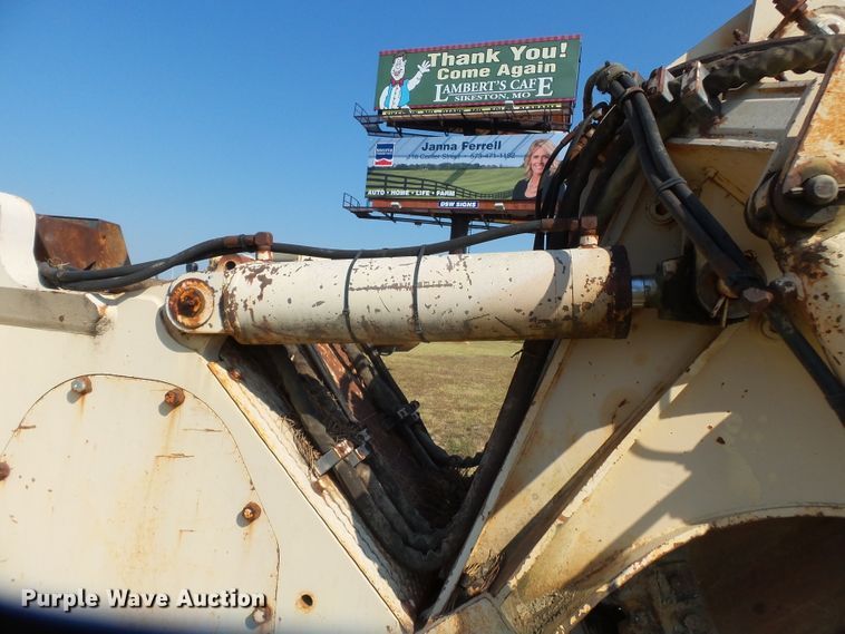 image for item DE7993 1992 Tesmec TRS900 rock saw