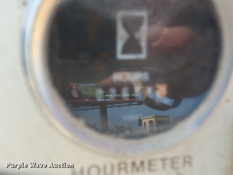 image for item DE7993 1992 Tesmec TRS900 rock saw