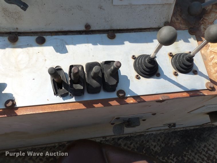 image for item DE7993 1992 Tesmec TRS900 rock saw