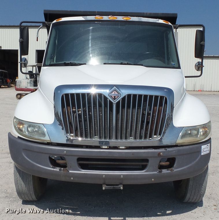 image for item DE7994 2006 International 4200 dump truck