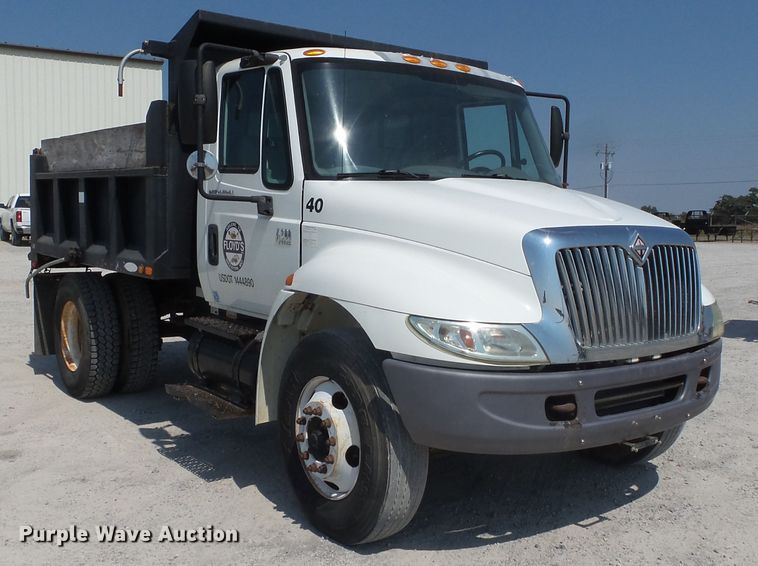 image for item DE7994 2006 International 4200 dump truck