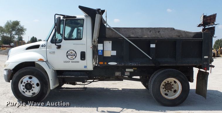 image for item DE7994 2006 International 4200 dump truck