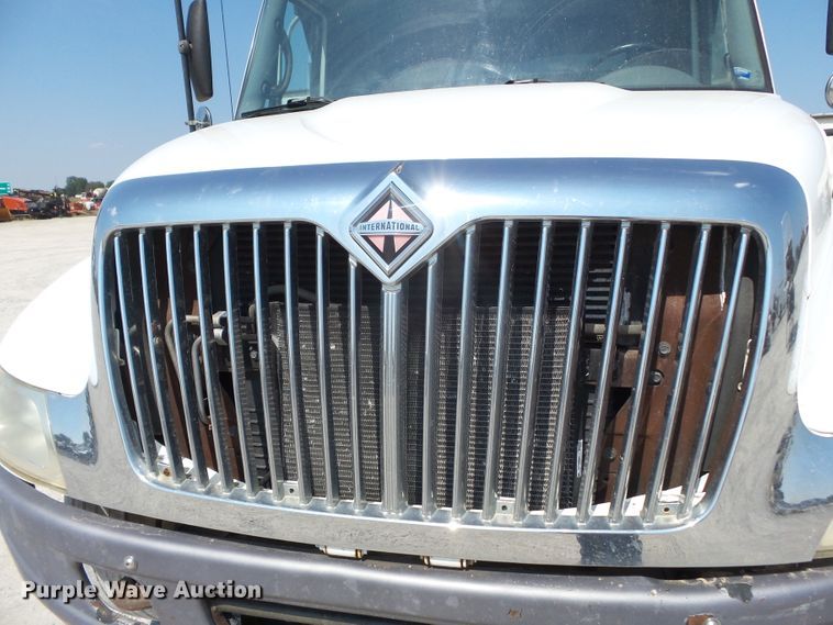 image for item DE7994 2006 International 4200 dump truck